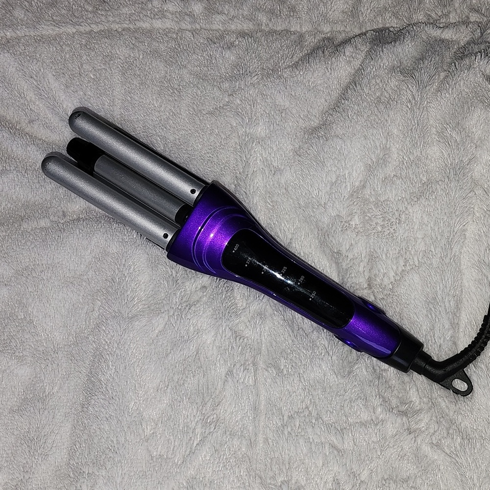 BedHead Tigi "A Wave We Go" Iron
